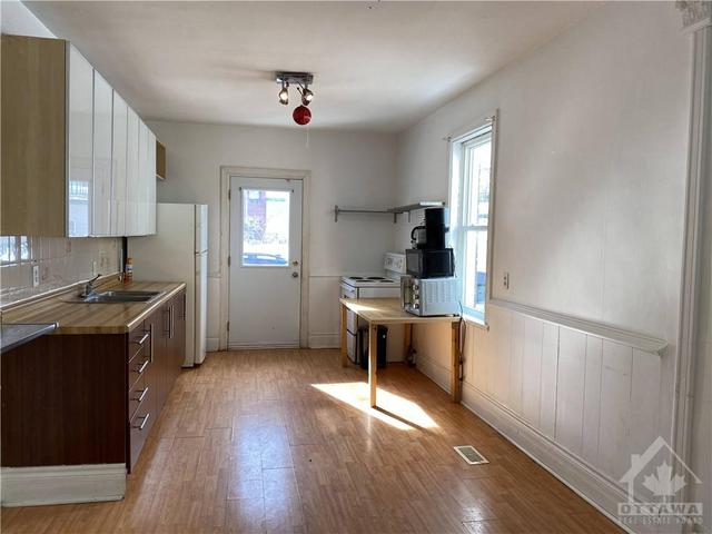 418 Nelson Street S, Home with 4 bedrooms, 2 bathrooms and 2 parking in Ottawa ON | Image 7