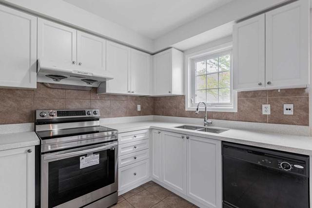 2211 Weston Rd, House attached with 3 bedrooms, 2 bathrooms and 1 parking in Toronto ON | Image 3