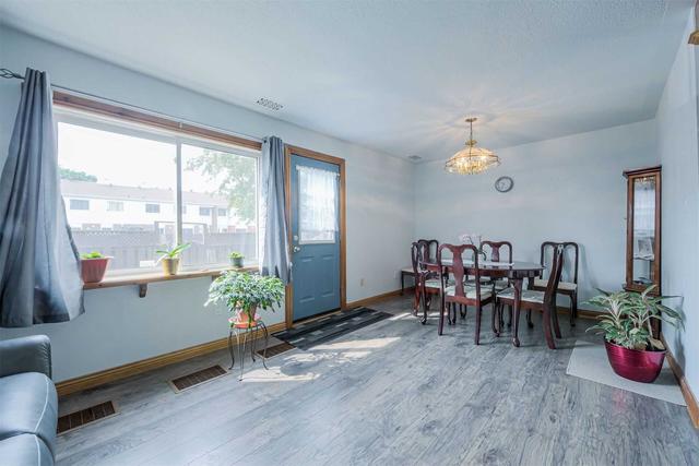 103 - 1010 Glen St, Townhouse with 3 bedrooms, 2 bathrooms and 1 parking in Oshawa ON | Image 4
