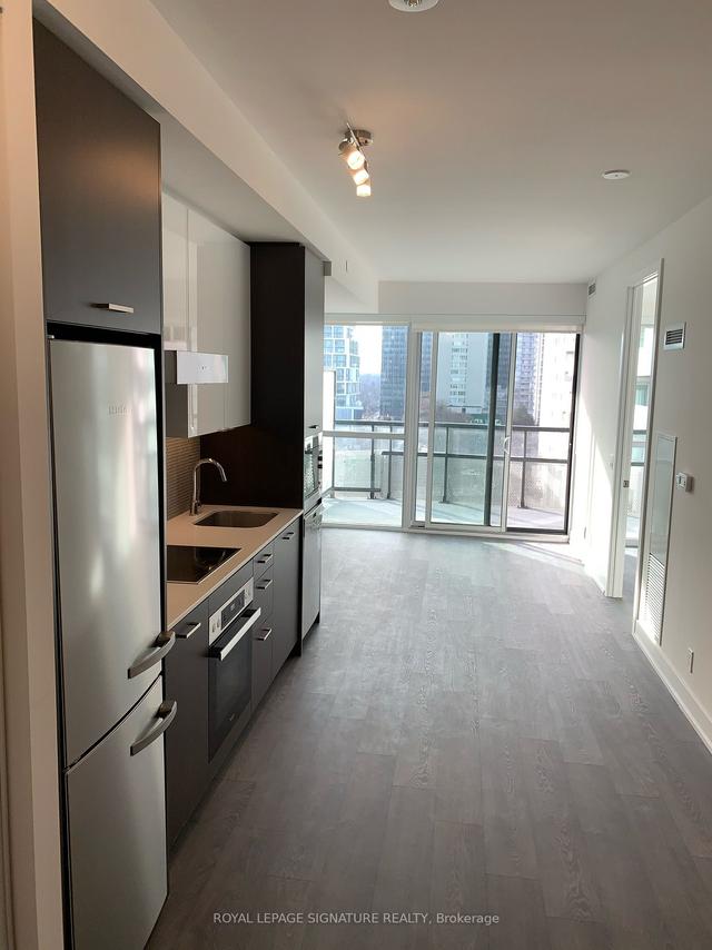 605 - 11 Lillian St, Condo with 1 bedrooms, 1 bathrooms and 1 parking in Toronto ON | Image 5
