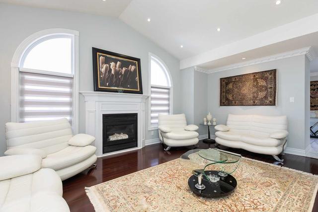 2078 Perran Dr, House detached with 4 bedrooms, 4 bathrooms and 6 parking in Mississauga ON | Image 5
