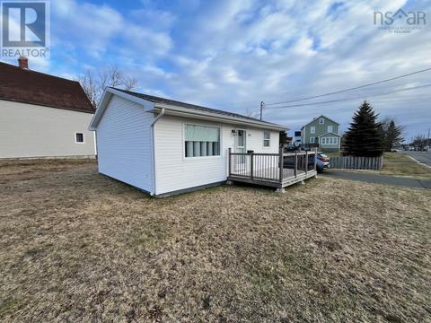 374 York Street, House detached with 1 bedrooms, 1 bathrooms and null parking in Cape Breton NS | Card Image