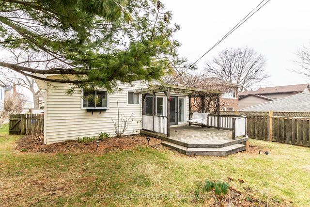 978 Bonnieview Ave, House detached with 3 bedrooms, 2 bathrooms and 4 parking in Burlington ON | Image 24