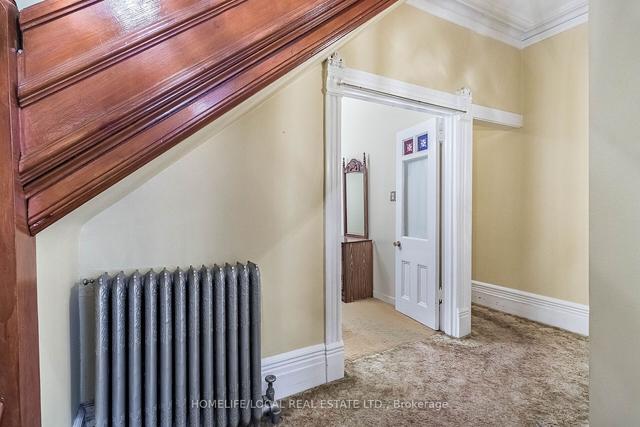 372 St Clarens Ave, House detached with 4 bedrooms, 2 bathrooms and 3 parking in Toronto ON | Image 40
