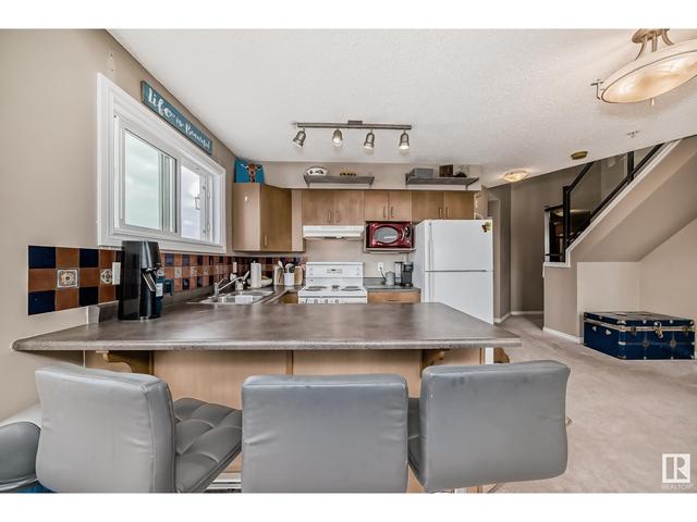 402 - 10118 95 St Nw, Condo with 2 bedrooms, 2 bathrooms and null parking in Edmonton AB | Image 13