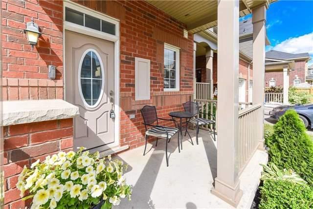 1048 Haxton Hts, House attached with 3 bedrooms, 3 bathrooms and 1 parking in Milton ON | Image 2