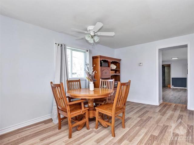 11482 Queen Street, House detached with 2 bedrooms, 2 bathrooms and 4 parking in North Dundas ON | Image 9