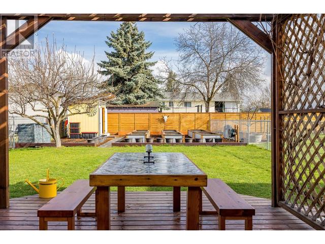 904 Graham Road, House detached with 2 bedrooms, 1 bathrooms and 2 parking in Kelowna BC | Image 21