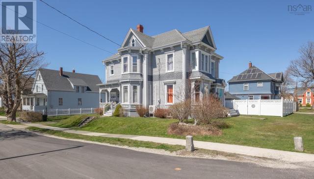 52 Park Street, House detached with 4 bedrooms, 1 bathrooms and null parking in Yarmouth NS | Image 3