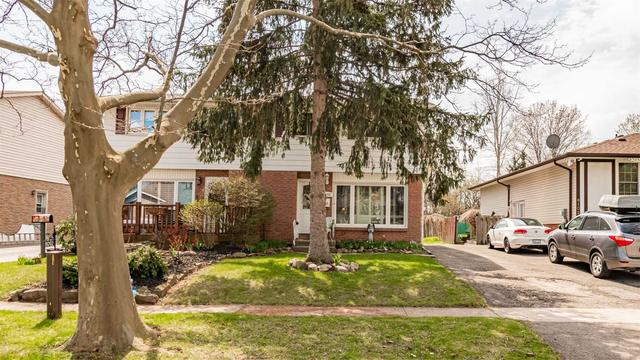 8094 Lynhurst Dr, House semidetached with 3 bedrooms, 2 bathrooms and 3 parking in Niagara Falls ON | Image 1