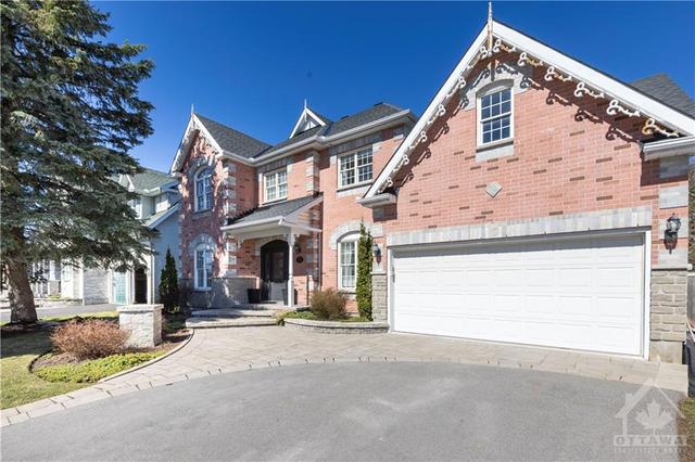53 Crantham Crescent, House detached with 4 bedrooms, 3 bathrooms and 6 parking in Ottawa ON | Image 2