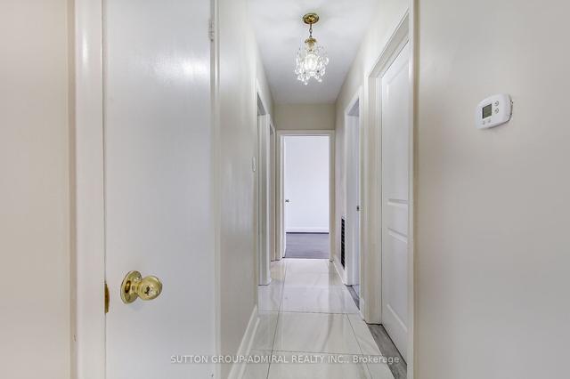 194 Cocksfield Ave, House detached with 3 bedrooms, 2 bathrooms and 8 parking in Toronto ON | Image 10