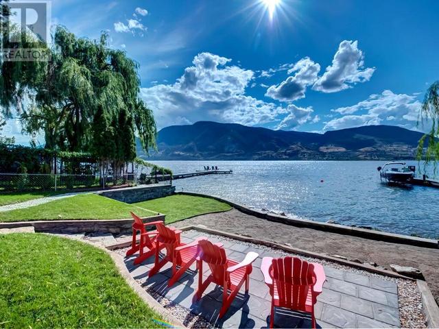 4013 Lakeside Road, House detached with 4 bedrooms, 4 bathrooms and 2 parking in Penticton BC | Image 1