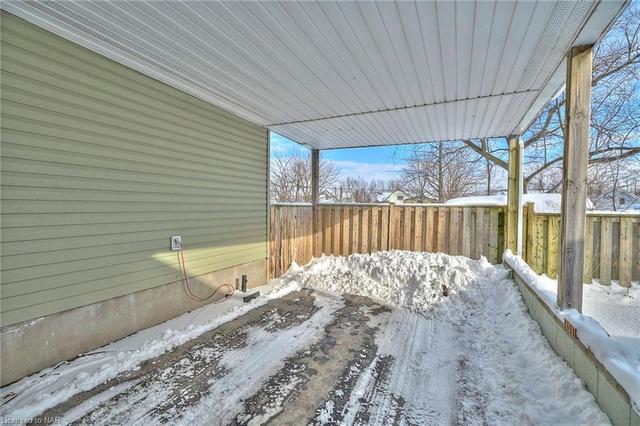 142 Central Avenue, House detached with 3 bedrooms, 1 bathrooms and 2 parking in Fort Erie ON | Image 4