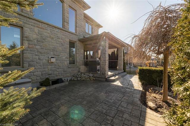 23 Black Maple Crescent, House detached with 5 bedrooms, 2 bathrooms and 4 parking in Kitchener ON | Image 15
