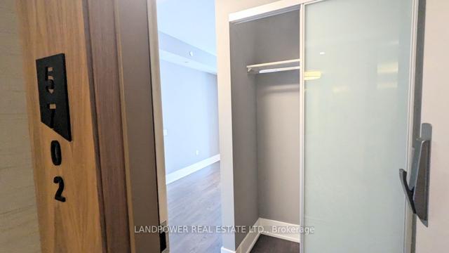 5702 - 10 York St, Condo with 1 bedrooms, 2 bathrooms and 0 parking in Toronto ON | Image 1