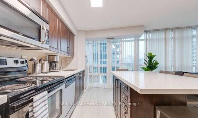 620 - 215 Fort York Blvd, Condo with 2 bedrooms, 1 bathrooms and 1 parking in Toronto ON | Image 2