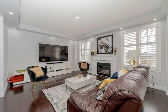 60 Miracle Tr, House detached with 4 bedrooms, 5 bathrooms and 5 parking in Brampton ON | Image 2