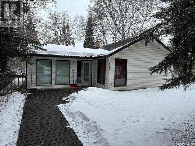 330 1st Avenue N, House detached with 2 bedrooms, 1 bathrooms and null parking in Big River SK | Image 1