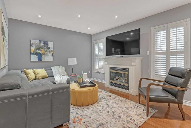 127 Watford St, House detached with 4 bedrooms, 3 bathrooms and 4 parking in Whitby ON | Image 27
