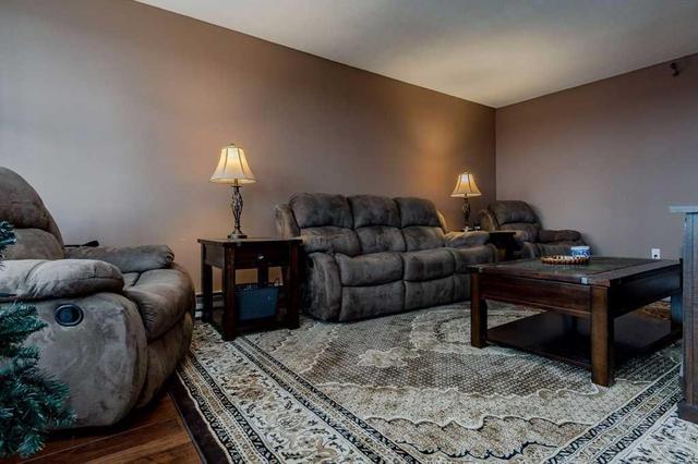2 Mowat Ave, Condo with 3 bedrooms, 2 bathrooms and 1 parking in Kingston ON | Image 7