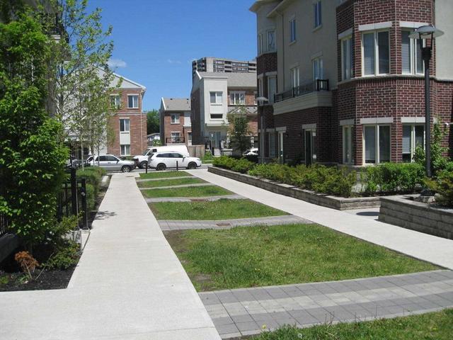123 - 19 Coneflower Cres, Townhouse with 2 bedrooms, 1 bathrooms and 1 parking in Toronto ON | Image 4