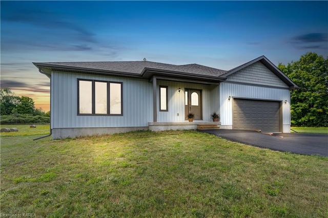 8525 Highway 38, House detached with 3 bedrooms, 2 bathrooms and 9 parking in Central Frontenac ON | Image 1
