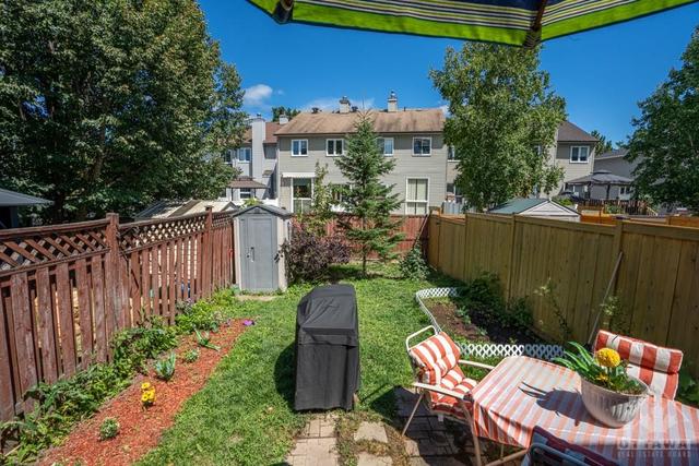 1528 Briarfield Crescent, Townhouse with 3 bedrooms, 2 bathrooms and 3 parking in Ottawa ON | Image 26