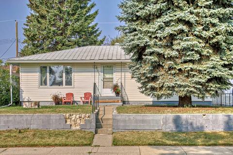 2013 Cottonwood Crescent Se, House detached with 4 bedrooms, 2 bathrooms and 3 parking in Calgary AB | Card Image