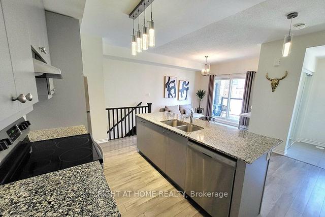 1 - 240 Lagerfeld Dr, Townhouse with 2 bedrooms, 3 bathrooms and 1 parking in Brampton ON | Image 3