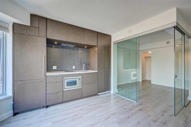 820 - 155 Yorkville Ave, Condo with 1 bedrooms, 1 bathrooms and 0 parking in Toronto ON | Image 9