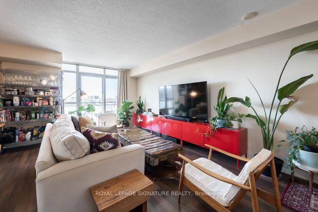 1007 - 38 Joe Shuster Way, Condo with 2 bedrooms, 2 bathrooms and 1 parking in Toronto ON | Image 3