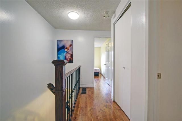 9 - 42 Stonehill Crt, Townhouse with 3 bedrooms, 3 bathrooms and 2 parking in Toronto ON | Image 11