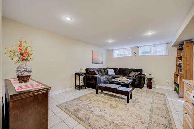 74 Clansman Blvd, House detached with 3 bedrooms, 2 bathrooms and 3 parking in Toronto ON | Image 19