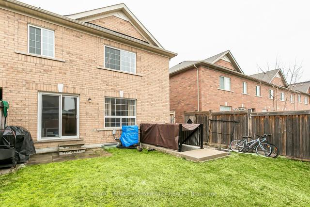 15 Quailvalley Dr, House attached with 4 bedrooms, 4 bathrooms and 3 parking in Brampton ON | Image 33