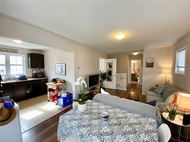 Coach - 199 The Meadows Ave, House detached with 2 bedrooms, 1 bathrooms and 1 parking in Markham ON | Image 3