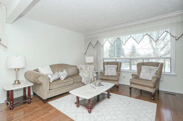 73 Nelson St, House detached with 3 bedrooms, 3 bathrooms and 3 parking in Toronto ON | Image 3