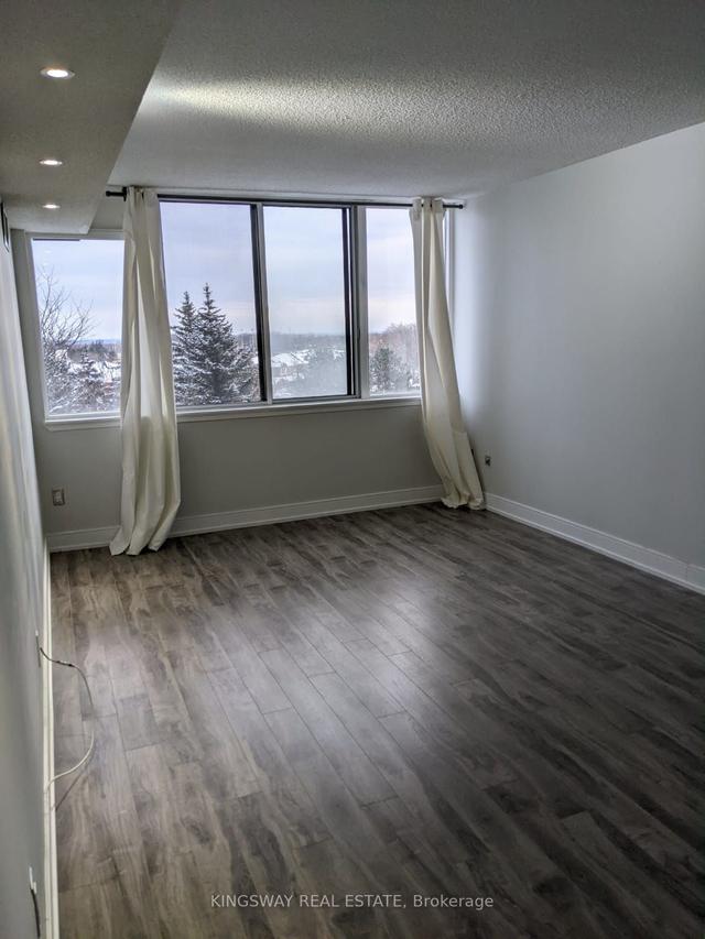 404 - 350 Webb Dr, Condo with 2 bedrooms, 2 bathrooms and 1 parking in Mississauga ON | Image 2