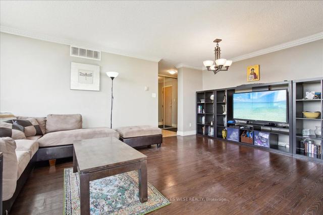 904 - 1360 Rathburn Rd E, Condo with 2 bedrooms, 2 bathrooms and 1 parking in Mississauga ON | Image 3