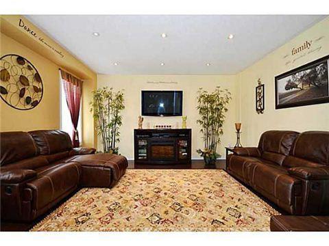 41 Regalia Way S, House detached with 4 bedrooms, 5 bathrooms and 2 parking in Barrie ON | Image 5