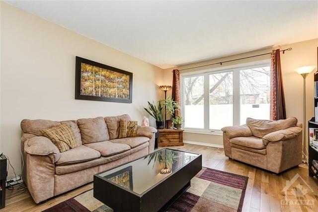 19 - 1900 Marquis Avenue, Townhouse with 3 bedrooms, 3 bathrooms and 1 parking in Ottawa ON | Image 4