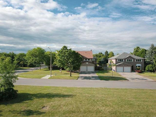 122 Lake Driveway Dr W, House detached with 4 bedrooms, 3 bathrooms and 4 parking in Ajax ON | Image 12