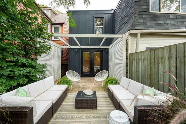 111 Victor Ave, House semidetached with 3 bedrooms, 2 bathrooms and 0 parking in Toronto ON | Image 35