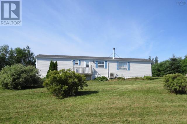 3063 Upper Northfield Road, Home with 2 bedrooms, 1 bathrooms and null parking in Lunenburg MD NS | Image 1