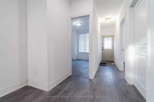910 Burlington St E, House detached with 6 bedrooms, 2 bathrooms and 6 parking in Hamilton ON | Image 37