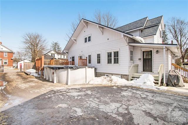 102 King Street, House detached with 5 bedrooms, 2 bathrooms and 5 parking in North Dundas ON | Image 30