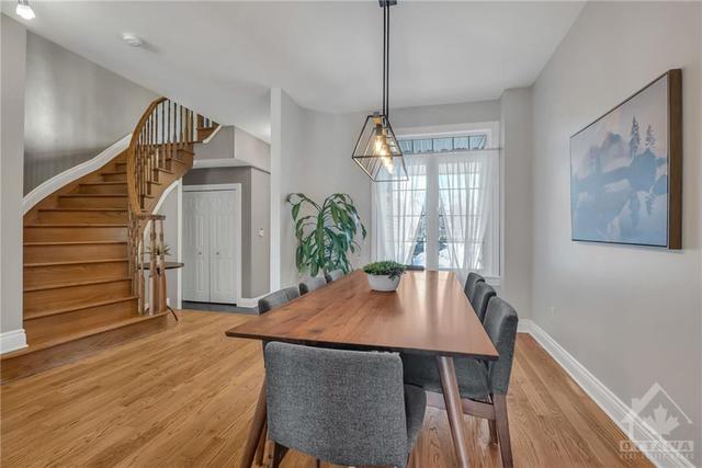44 Briggs Avenue, Townhouse with 3 bedrooms, 4 bathrooms and 3 parking in Ottawa ON | Image 3