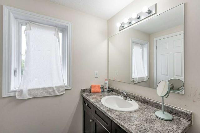 100 Mussen St, House attached with 3 bedrooms, 3 bathrooms and 2 parking in Guelph ON | Image 29