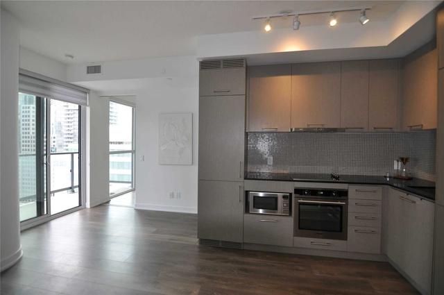 1812 - 87 Peter St, Condo with 1 bedrooms, 1 bathrooms and 0 parking in Toronto ON | Image 8