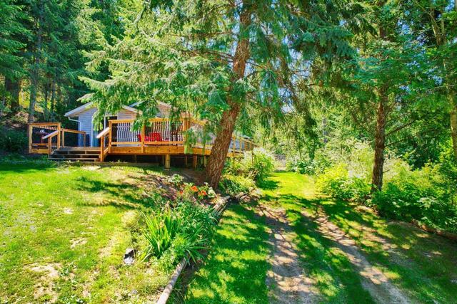 4744 Highway 3a, House detached with 3 bedrooms, 1 bathrooms and 5 parking in Central Kootenay A BC | Image 34